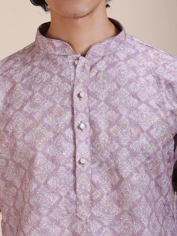 Men_Floral_Printed_Shimmer_Thread_Work_Kurta
