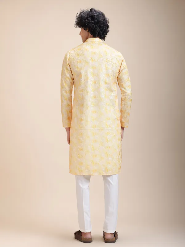 Men_Floral_Printed_Shimmer_Thread_Work_Kurta