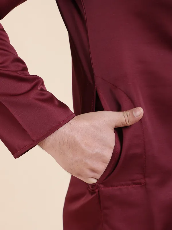 Men_Tape_Work_Embellished_Zipper_Kurta