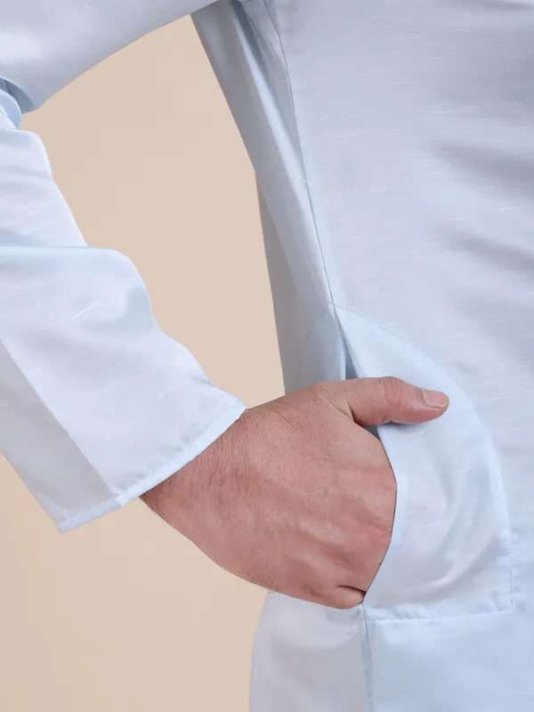 Men_Tape_Work_Embellished_Zipper_Kurta
