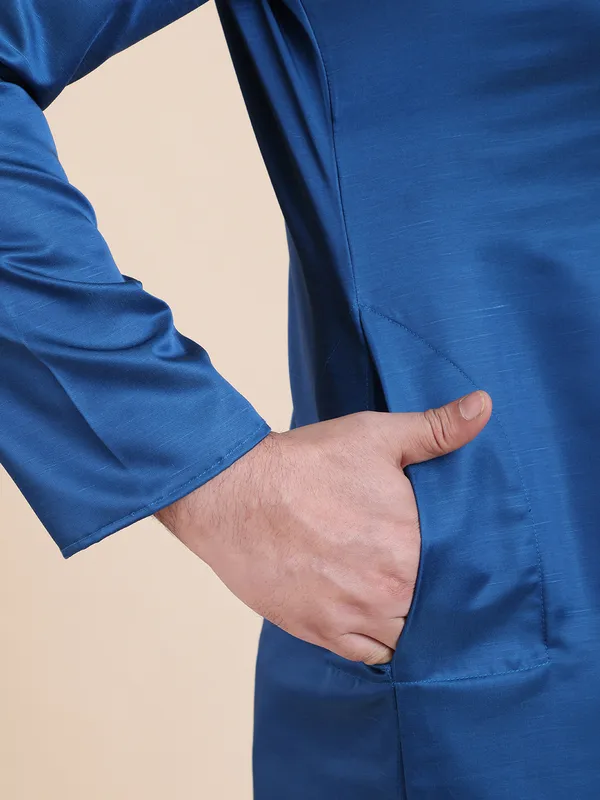 Men_Tape_Work_Embellished_Zipper_Kurta