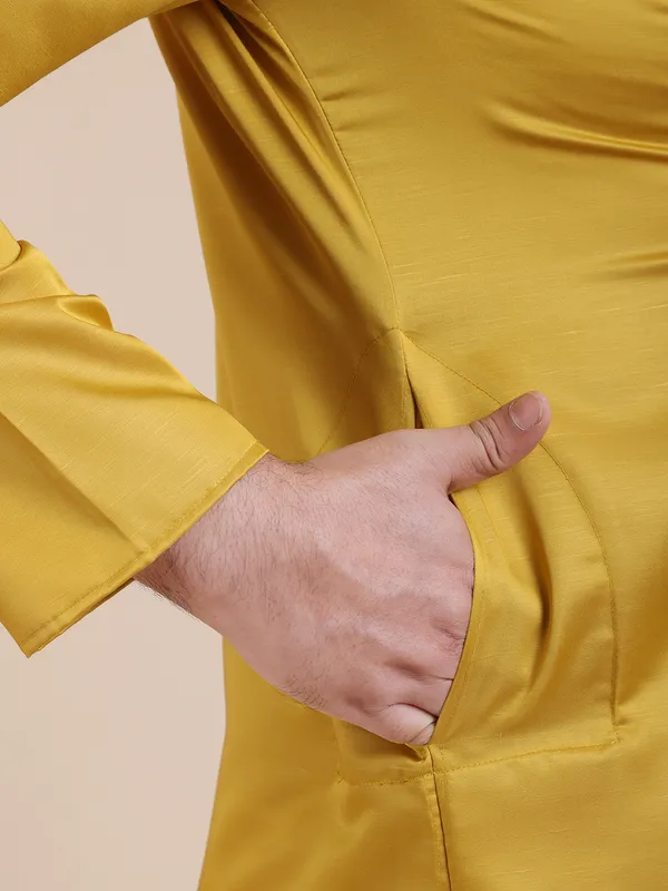 Men_Tape_Work_Embellished_Zipper__Kurta