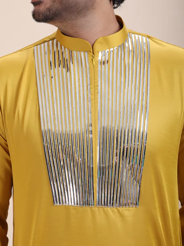Men_Tape_Work_Embellished_Zipper_Kurta