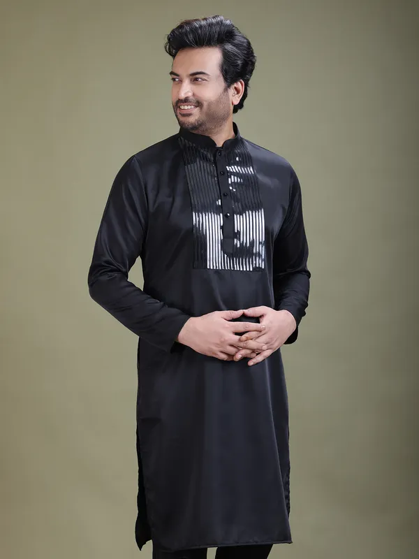 Men_Tape_Work_Embellished_Zipper_Kurta
