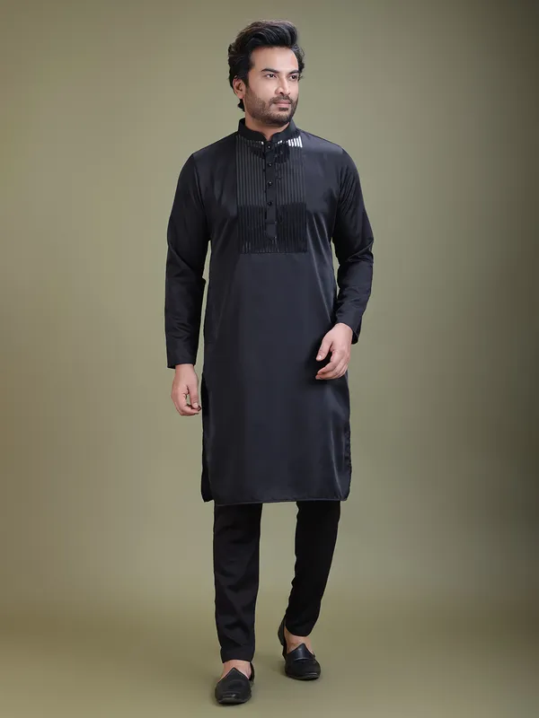 Men_Tape_Work_Embellished_Zipper_Kurta