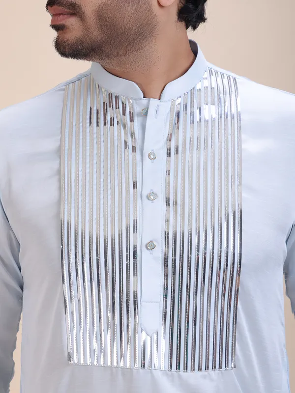 Men_Tape_Work_Embellished_Zipper_Kurta