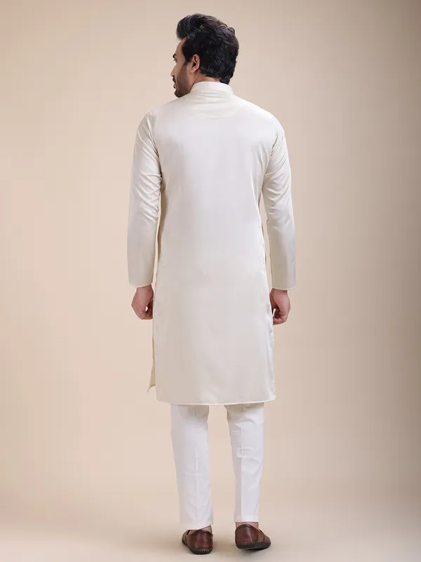 Men_Tape_Work_Embellished_Zipper__Kurta