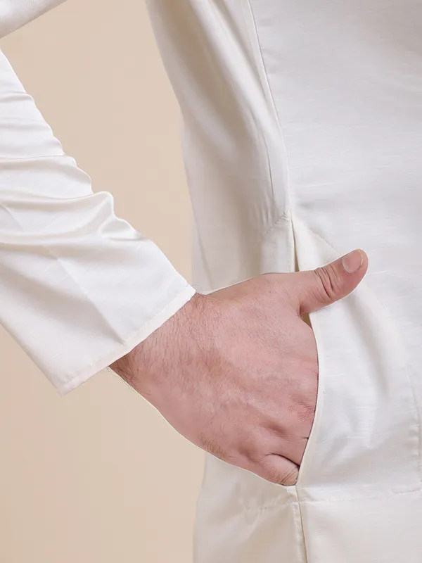 Men_Tape_Work_Embellished_Zipper_Kurta