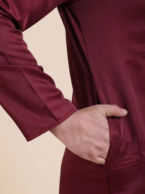 Men_Tape_Work_Embellished_Zipper_Kurta