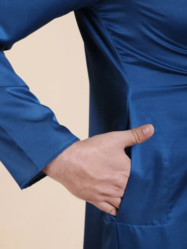 Men_Tape_Work_Embellished_Zipper_Kurta