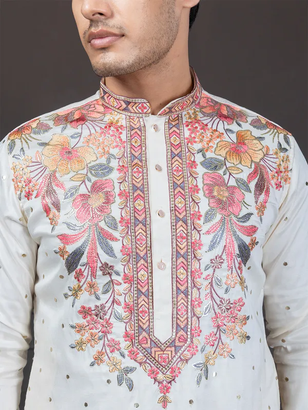 MENS_OFFWHITE__MULTICOLOR_FLORAL__EMBROIDERY_KURTA