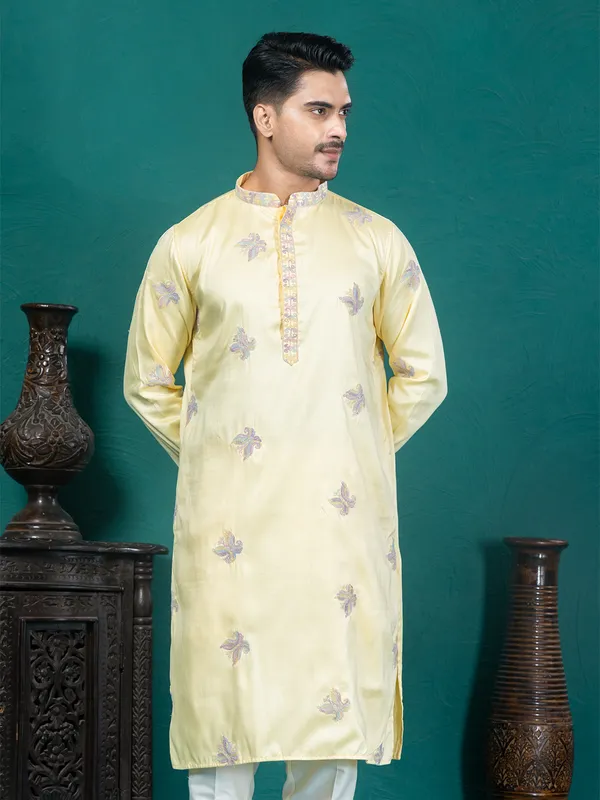 Ethnic_Motif_Embroidered_Kurta