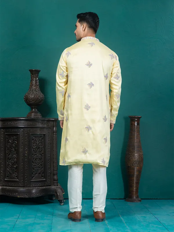 Ethnic_Motif_Embroidered_Kurta