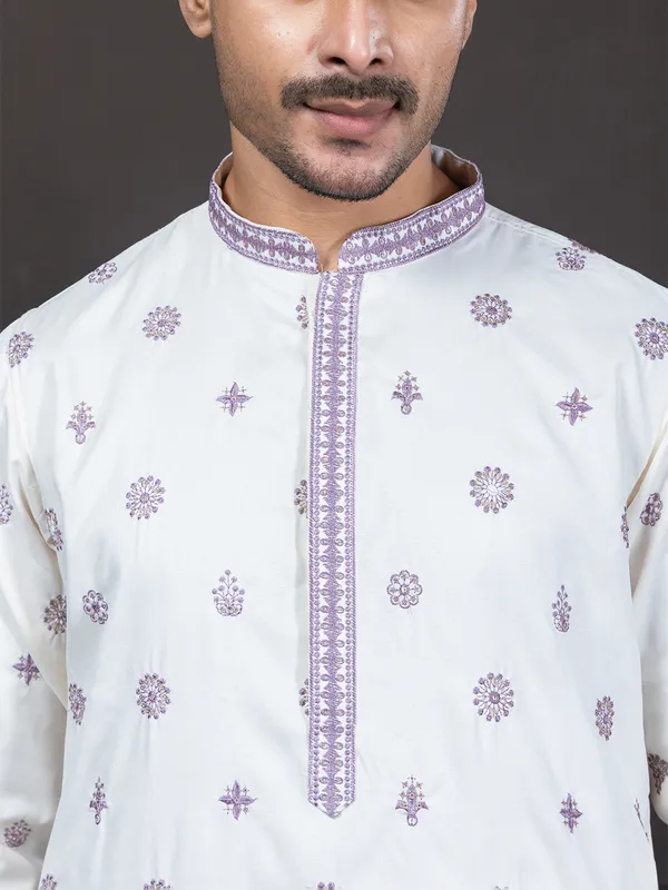 Ethnic_Motifs_Embroidered_Kurta