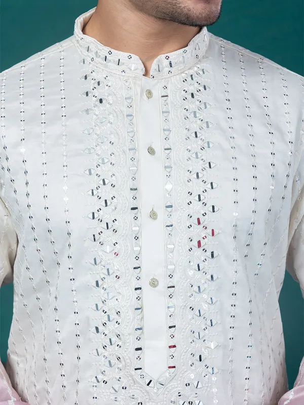 Ombre_Ethnic_Motifs_Embroidered_Threadwork_Kurta