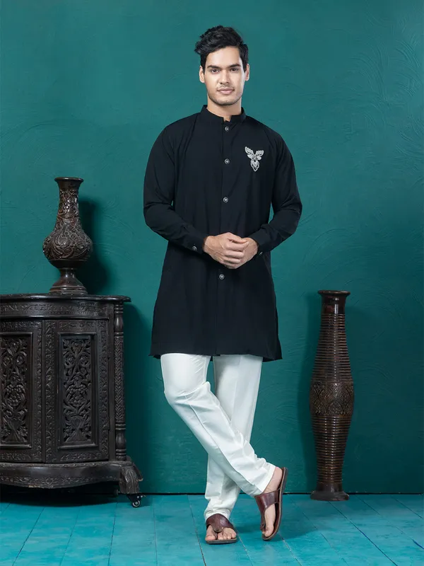Mens_Hand_Embroidery_Patchwork_Front_Open_Kurta