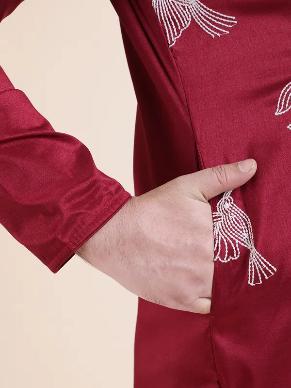 Men_Threadwork_Embroidery_Kurta