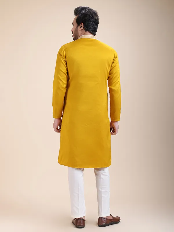 Men_Threadwork_Embroidery_Kurta