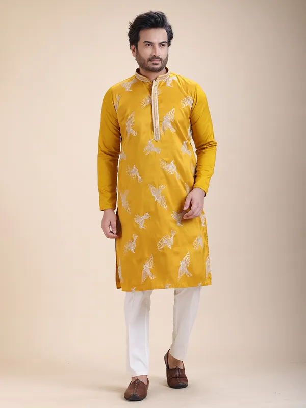 Men_Threadwork_Embroidery_Kurta