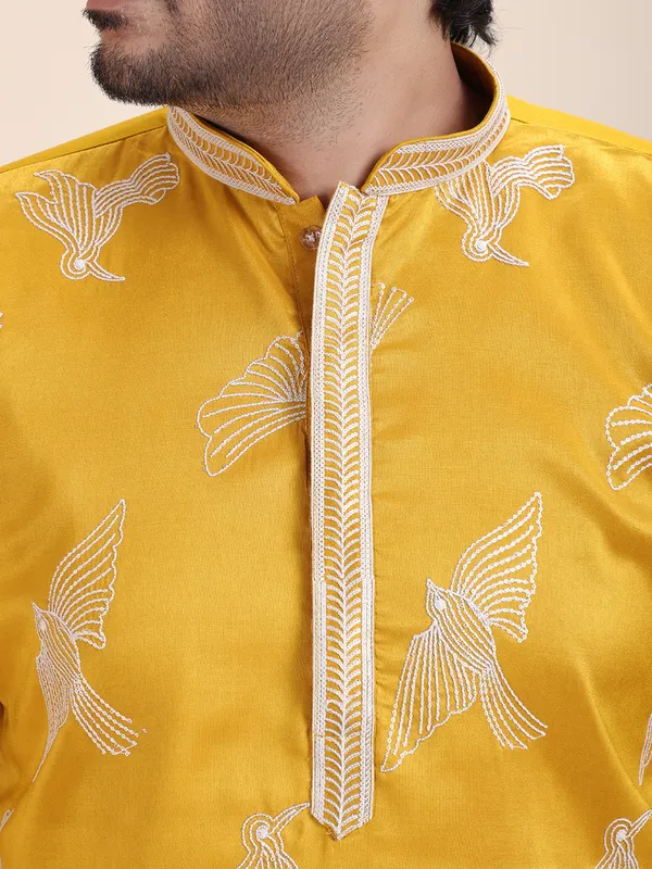 Men_Threadwork_Embroidery_Kurta