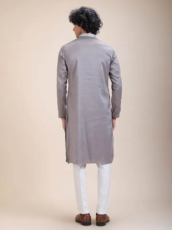 Men_Thread_Sequin_Embroidered_Kurta