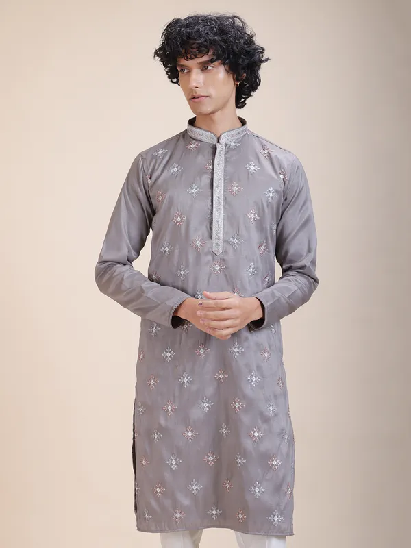 Men_Thread_Sequin_Embroidered_Kurta