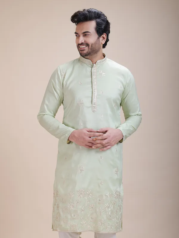 Men_Ethnic_Embroidered_Thread_Work_Kurta