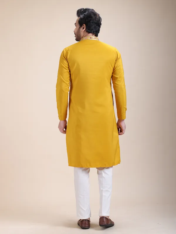 Ethnic_Embroidery_Sequence_Jari_Men_Full_Sleeves_Kurtas