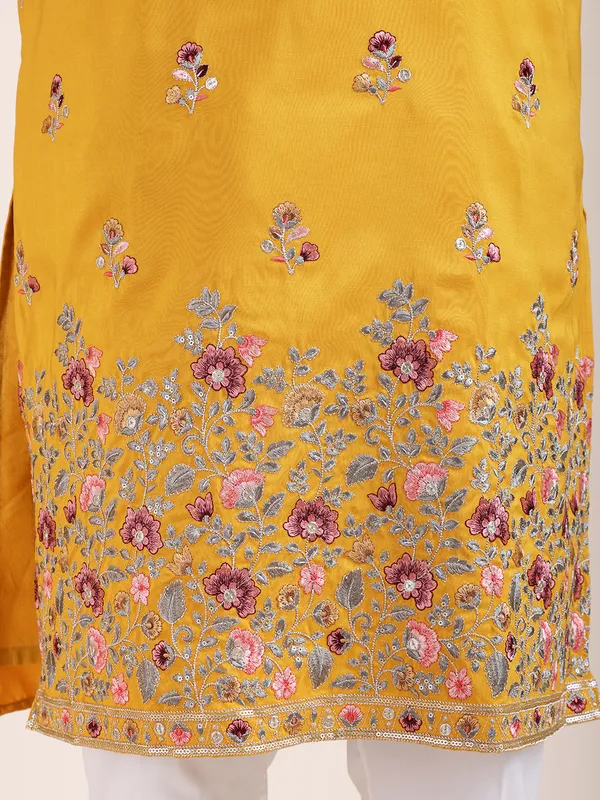 Ethnic_Embroidery_Sequence_Jari_Men_Full_Sleeves_Kurtas