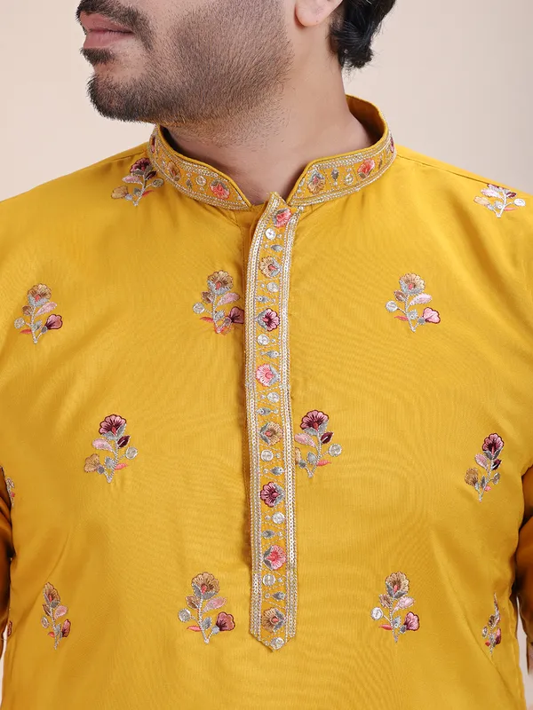 Ethnic_Embroidery_Sequence_Jari_Men_Full_Sleeves_Kurtas