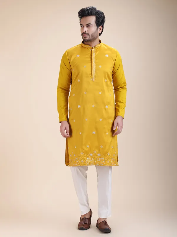 Ethnic_Embroidery_Threadwork_Kurtas