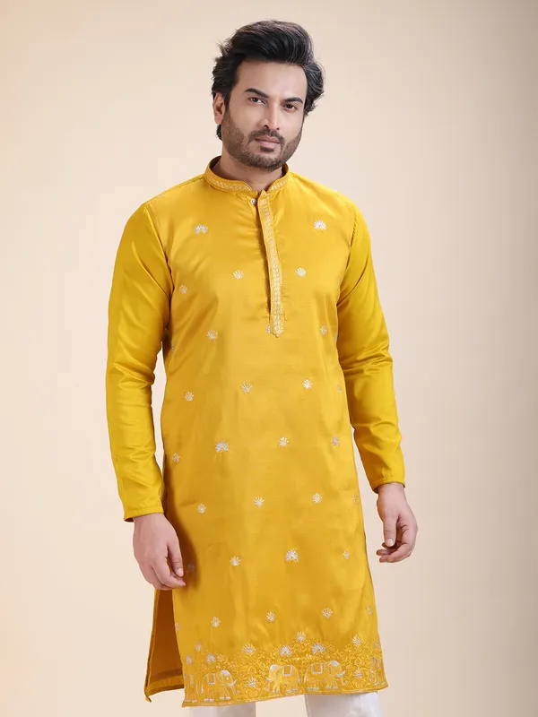 Ethnic_Embroidery_Threadwork_Kurtas