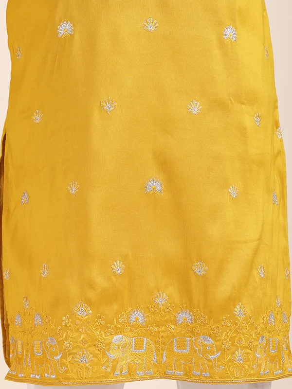 Ethnic_Embroidery_Threadwork_Kurtas