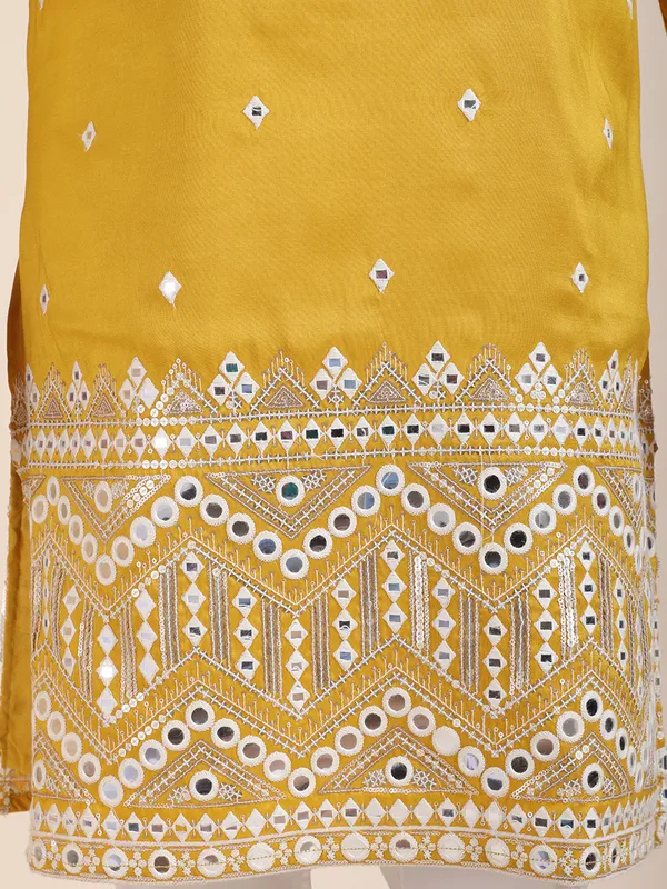 Ethnic_Embroidery_Mirrorwork_Men_Full_Sleeves_Kurtas