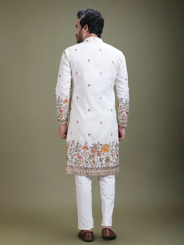 Ethnic_Embroidery_Sequence_Jari_Men_Full_Sleeves_Kurtas