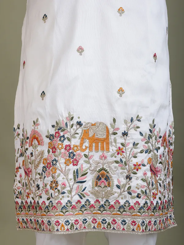Ethnic_Embroidery_Sequence_Jari_Men_Full_Sleeves_Kurtas