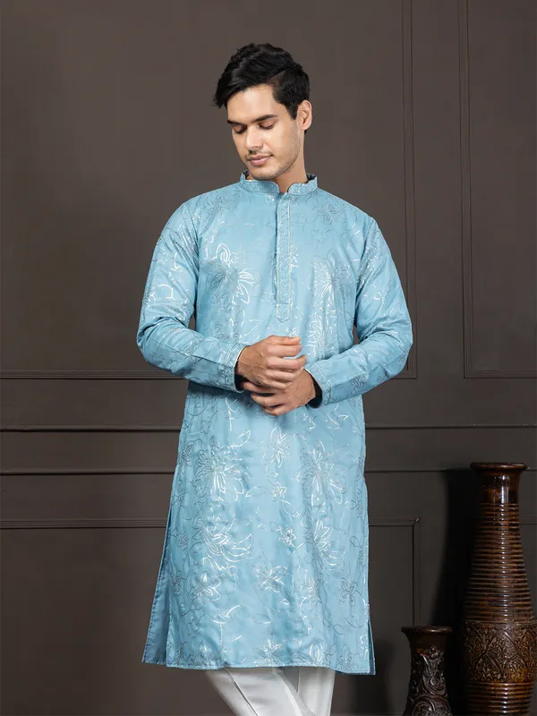 Abstract_Sequence_Embroidery_Kurta