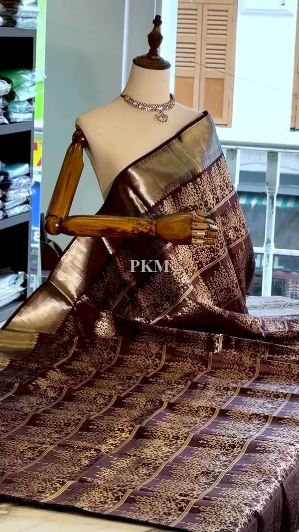 Maroon_Banarasi_Soft_Silk_Woven_Patterned_Saree_For_Women