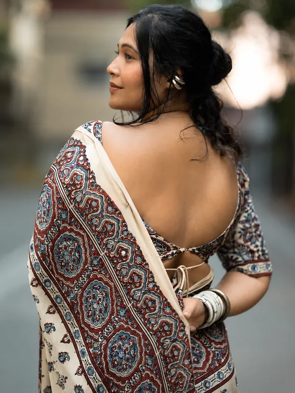 Cream_Satin_Silk_Printed_Saree_For_Women