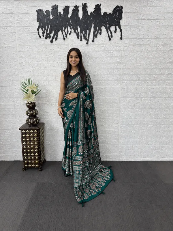 Green_Satin_Silk_Printed_Saree_For_Women