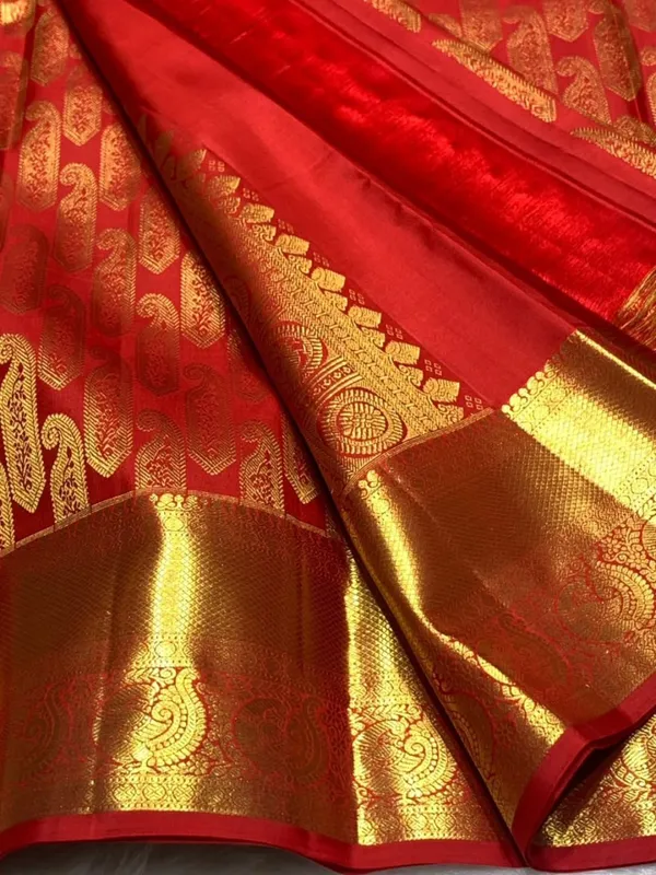 Red_Banarasi_Soft_Silk_Zari_Woven_Saree_For_Women