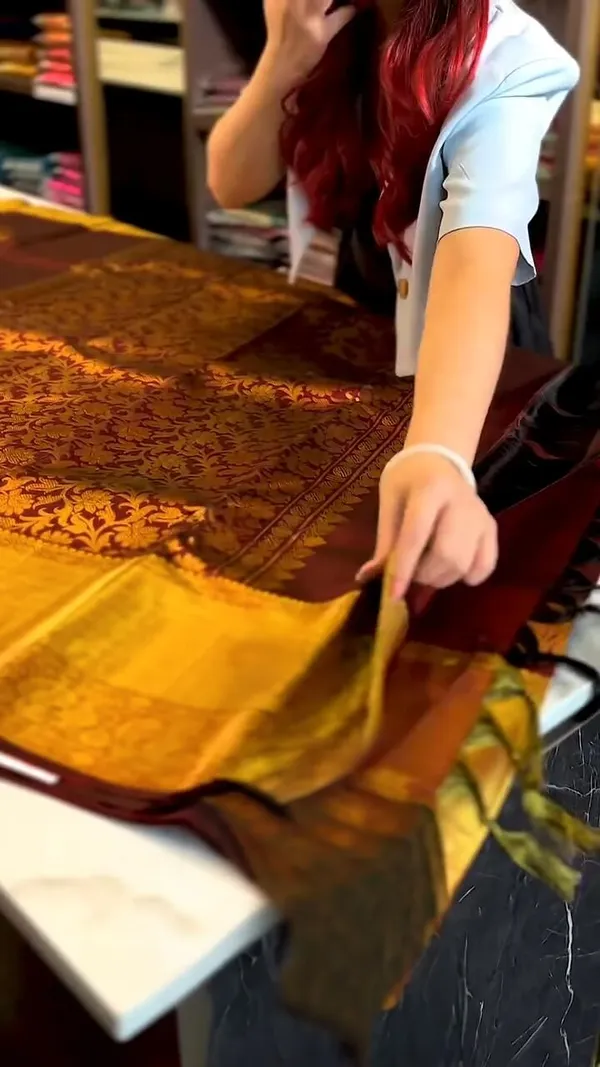 Maroon_Banarasi_Soft_Silk_Woven_Brocade_Saree_For_Women
