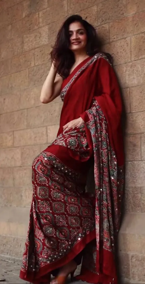 Red_Satin_Silk_Mirror_Work_Printed_Saree_For_Women