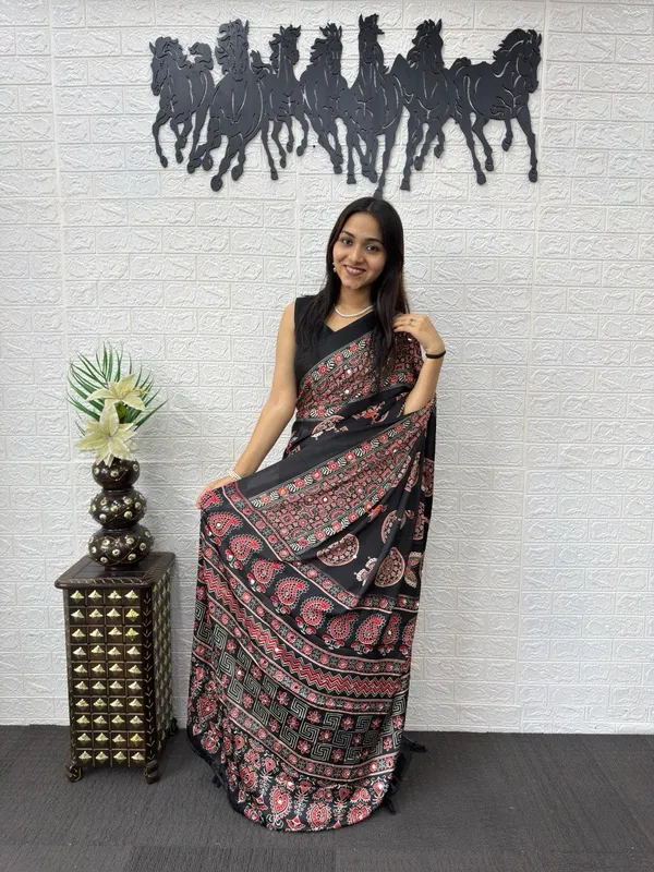 Black_Satin_Silk_Printed_Saree_For_Women