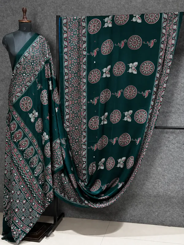 Green_Satin_Silk_Printed_Saree_For_Women