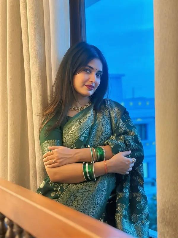 Green_Floral_Patterned_Saree_for_Women