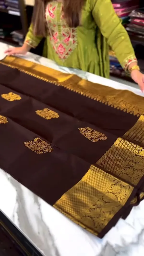Maroon_Banarasi_Soft_Silk_Zari_Border_Saree_For_Women