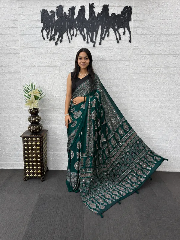 Green_Satin_Silk_Printed_Saree_For_Women