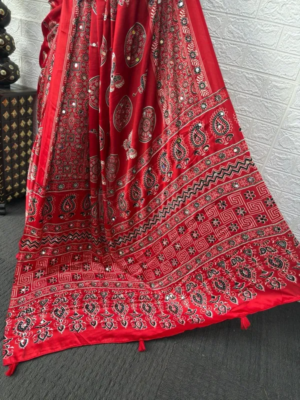 Red_Satin_Silk_Printed_Saree_For_Women