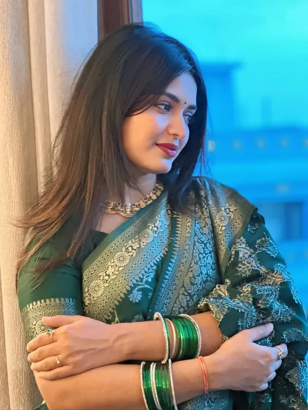 Green_Floral_Patterned_Saree_for_Women
